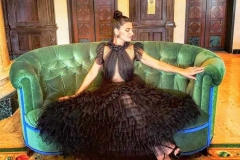 opt-photo-green-sopha-black-long-dress-yas-viviam-maria-william-rios