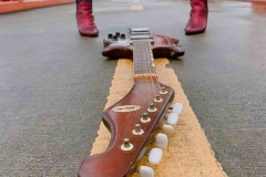 1_photo-guitar-floor-red-boots-william-rios